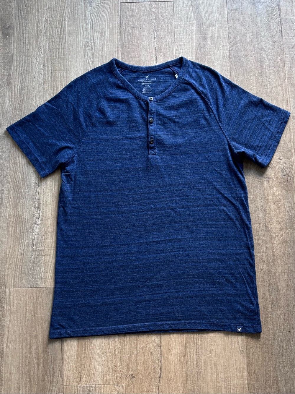 American Eagle Shortsleeve Henley in Blue